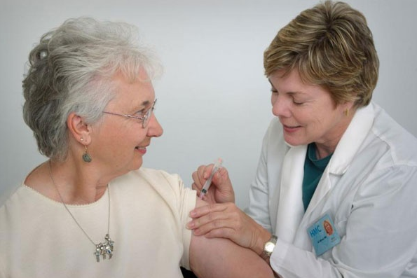 rekomendasi berbagai jenis vaksin untuk lansia